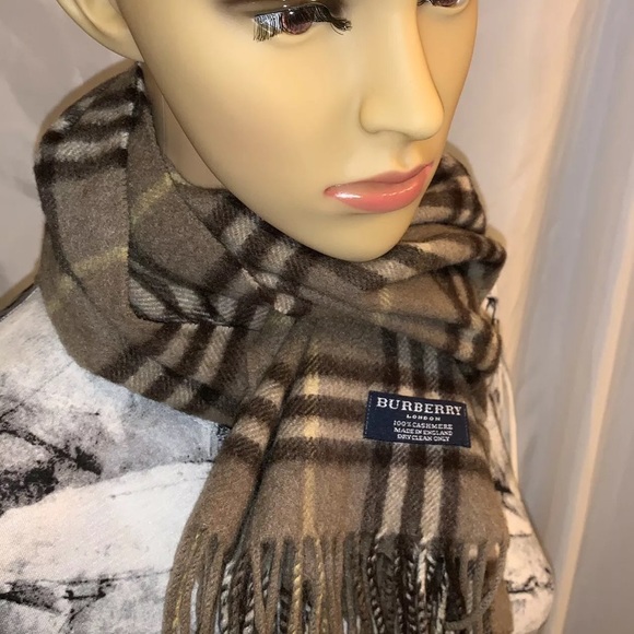 authwntic BURBERRY beige plaid CASHMERE scarf $490 - Picture 8 of 8